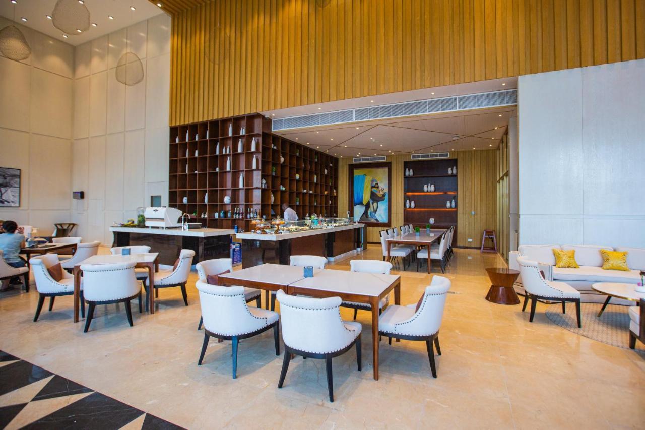 Hotel Johari Rotana Dar es Salaam Esterno foto