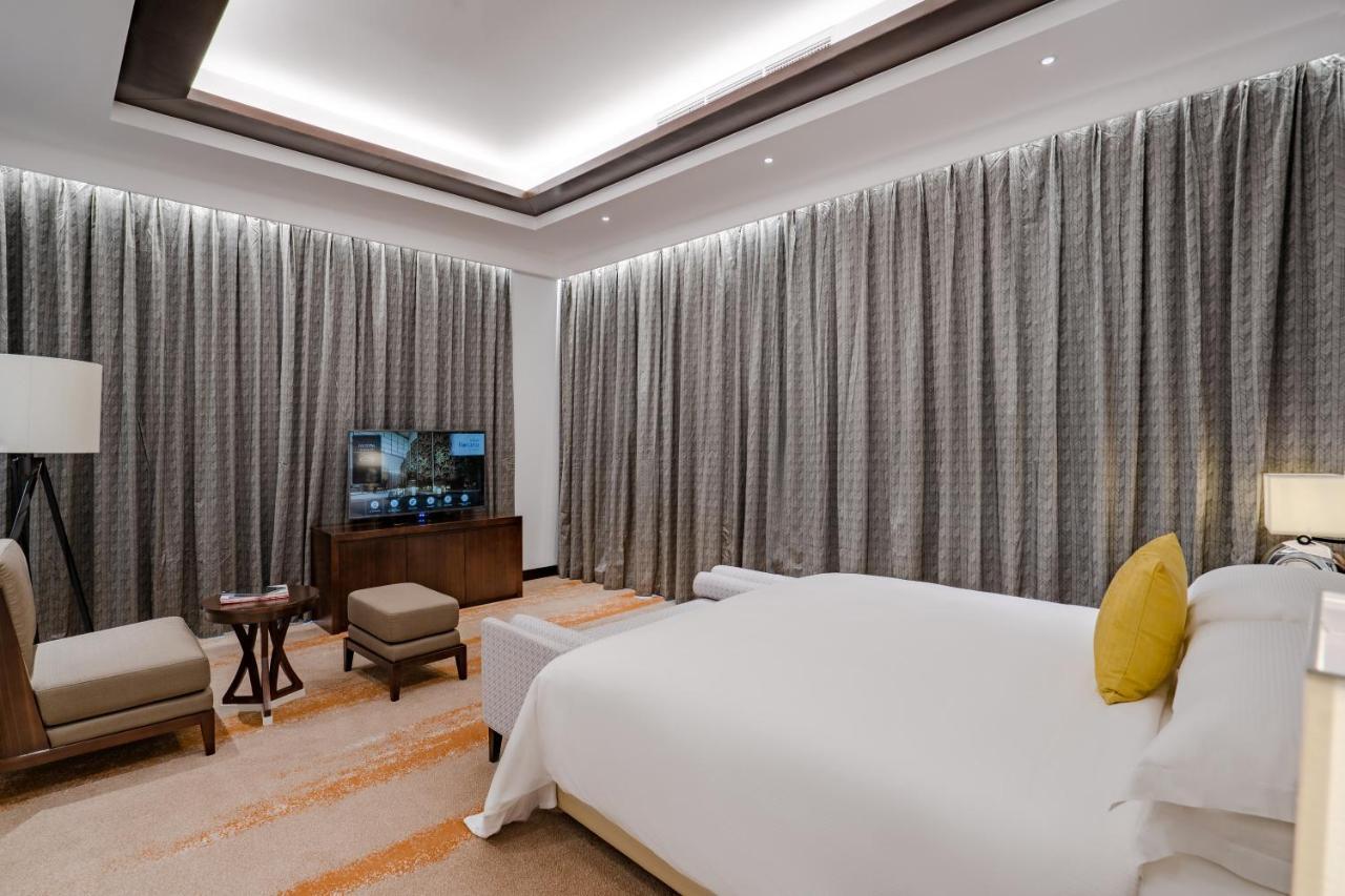 Hotel Johari Rotana Dar es Salaam Esterno foto