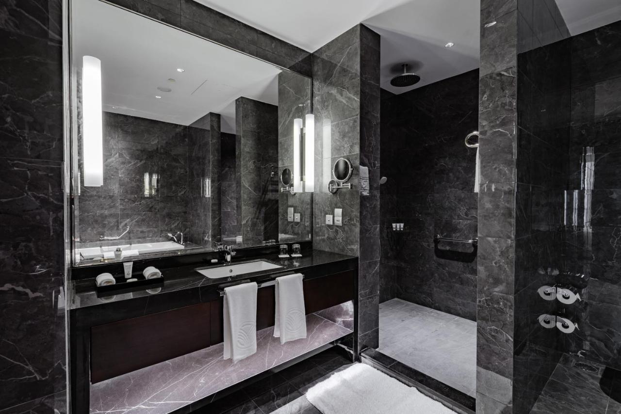 Hotel Johari Rotana Dar es Salaam Esterno foto